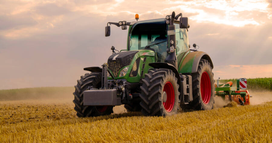 Key Factors for Buying Repossessed Tractors
